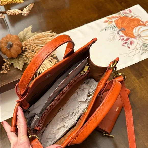 Fossil Women's Bold Orange Tote and Wallet ❤️FINAL SALE❤️ - Picture 6 of 9